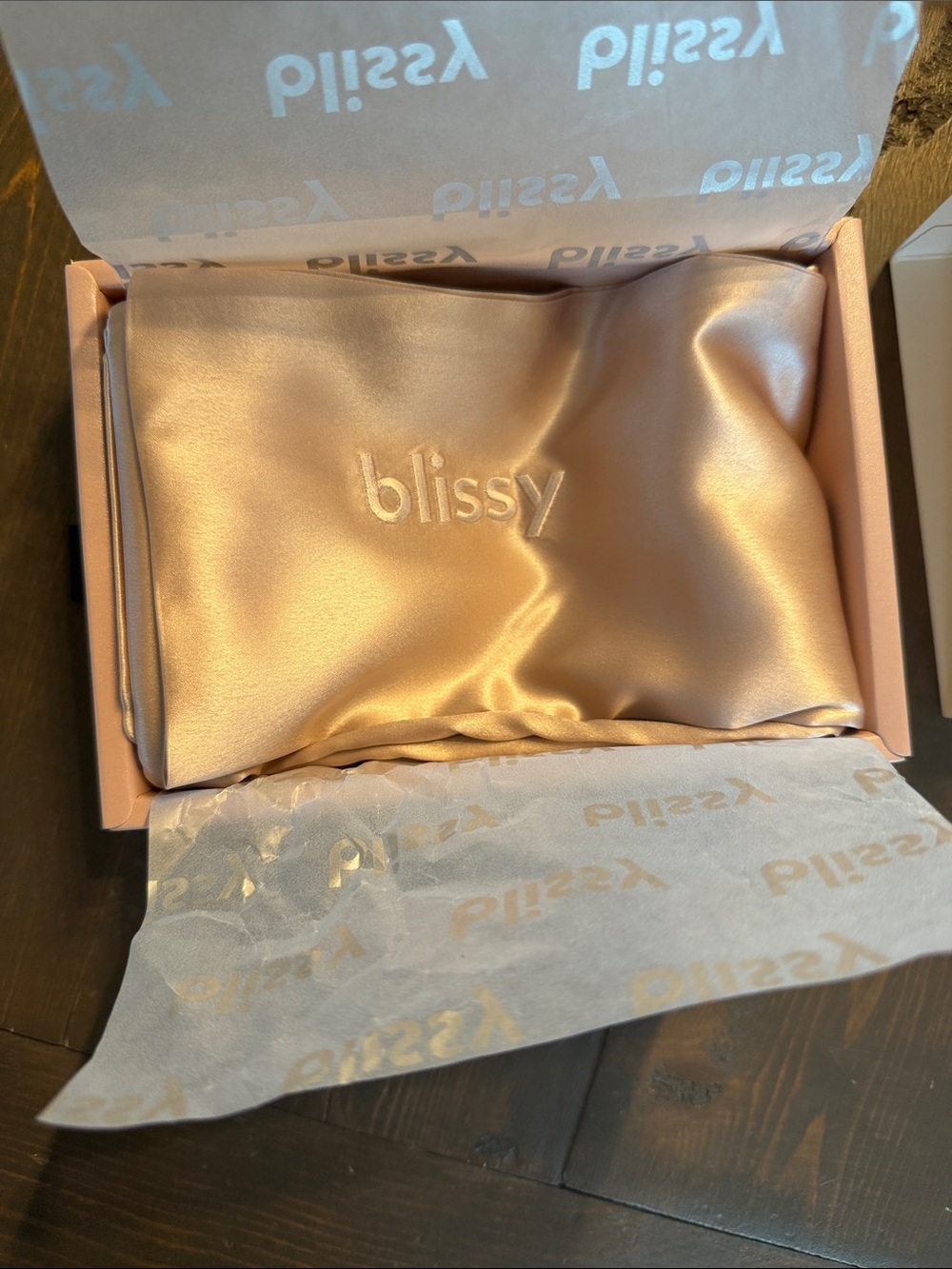 New Blissy 100% Mulberry Silk Standard Pillowcase Blush Pink - Picture 5 of 5